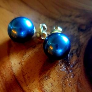 Estate sale tahitian black pearls.